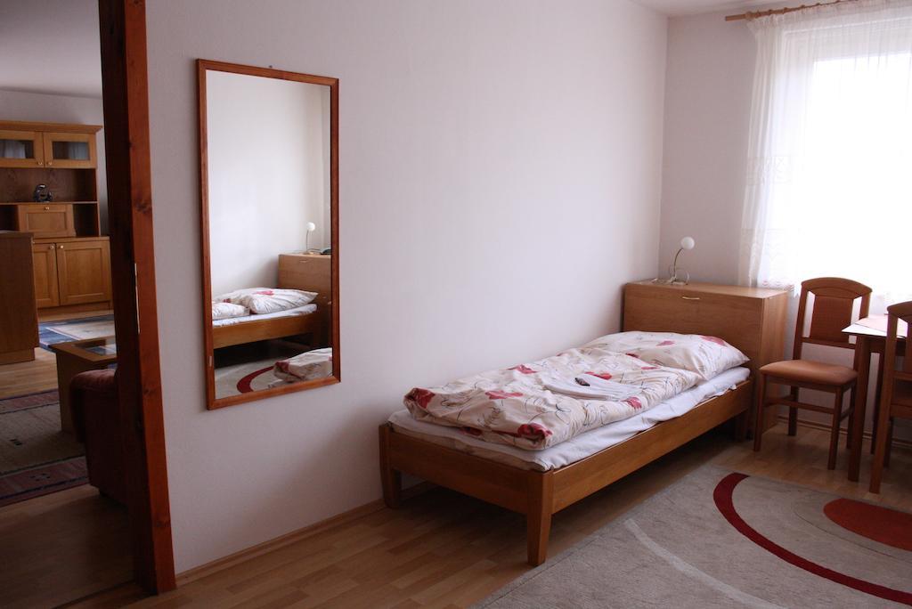 Penzión Koras Vrútky Quarto foto