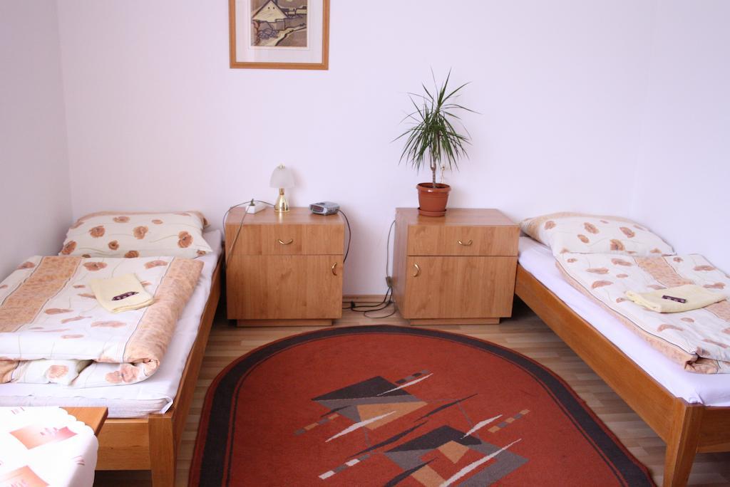 Penzión Koras Vrútky Quarto foto