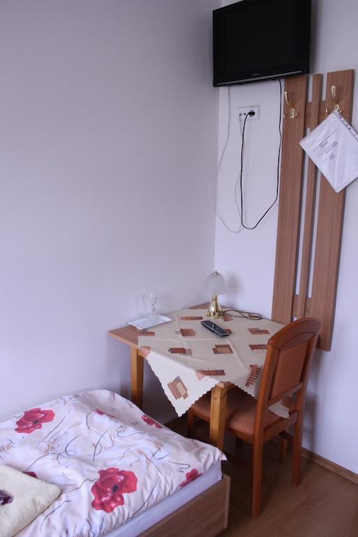 Penzión Koras Vrútky Quarto foto